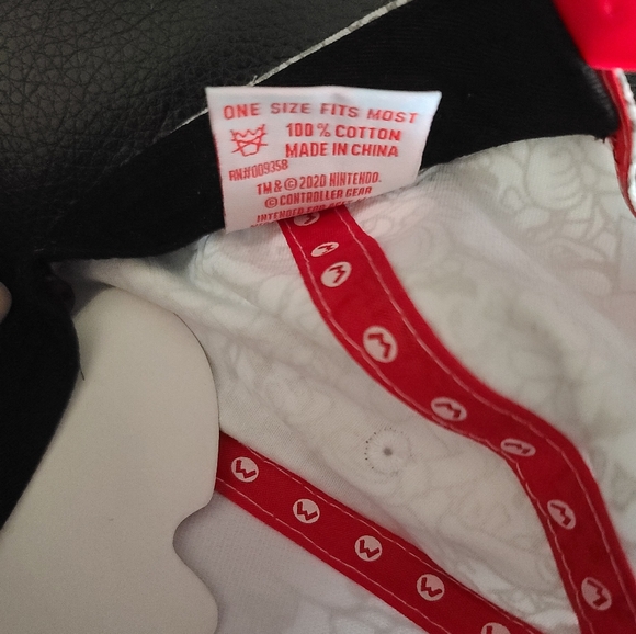 Nintendo Super Mario Red/White Mario Snapback Hat - Picture 6 of 11